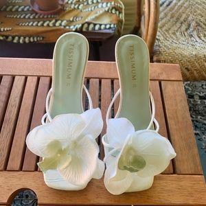 Tissimum orchid heels!